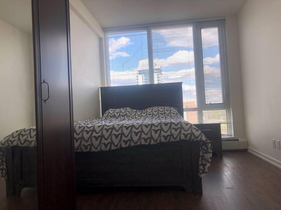 3 Beds; 2 Baths, Downtown Center; Ac; Pet Friendly Apartment Calgary