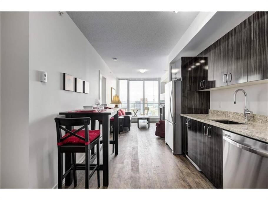Apartment 3 Beds; 2 Baths, Downtown Center; Ac; Pet Friendly *